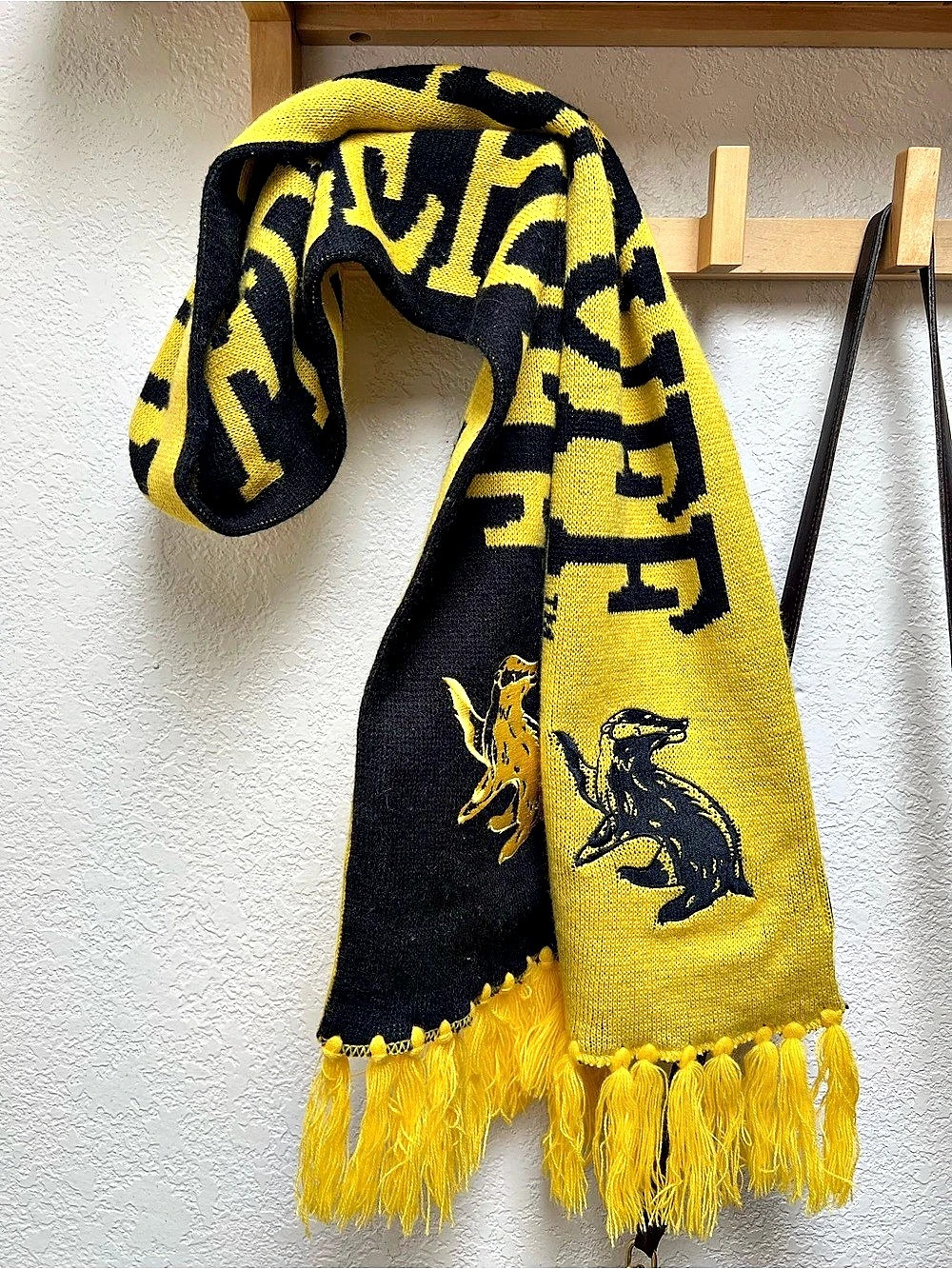 Harry Potter Hufflepuff Scarf Yellow & Black